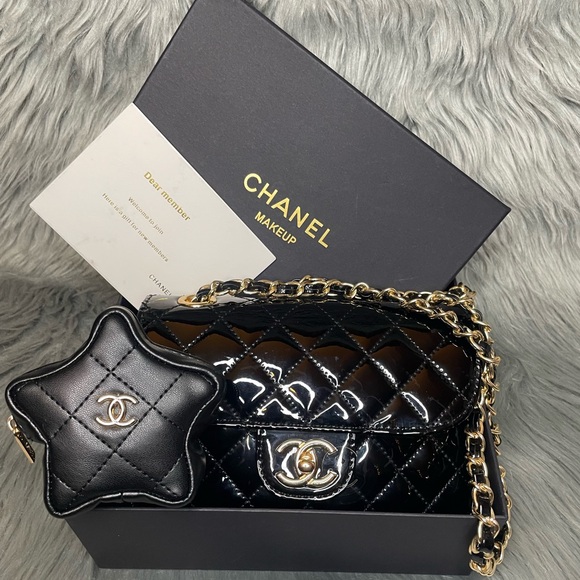Chanel Makeup Handbags - GWP CHANEL Makeup Crossbody